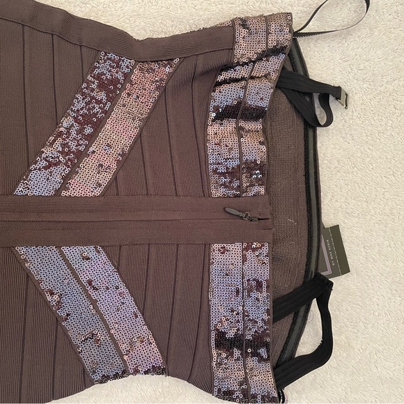 Beautiful pre-owned “Simone” Hervé Leger dress in XS - Picture 4 of 9